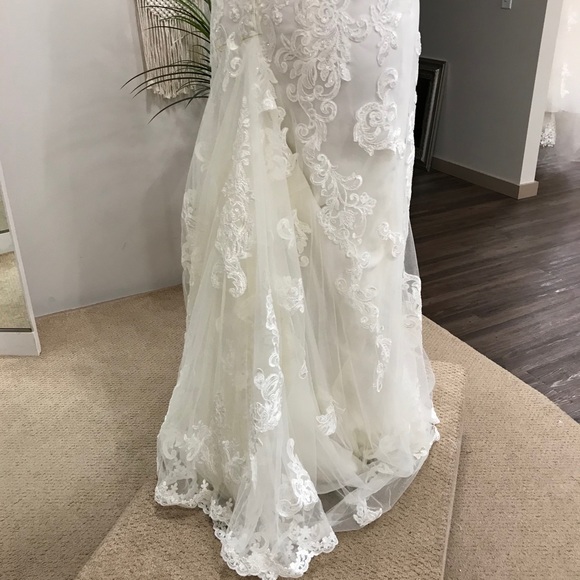 Brand new Stella York wedding dress! NEVER WORN - Picture 3 of 11
